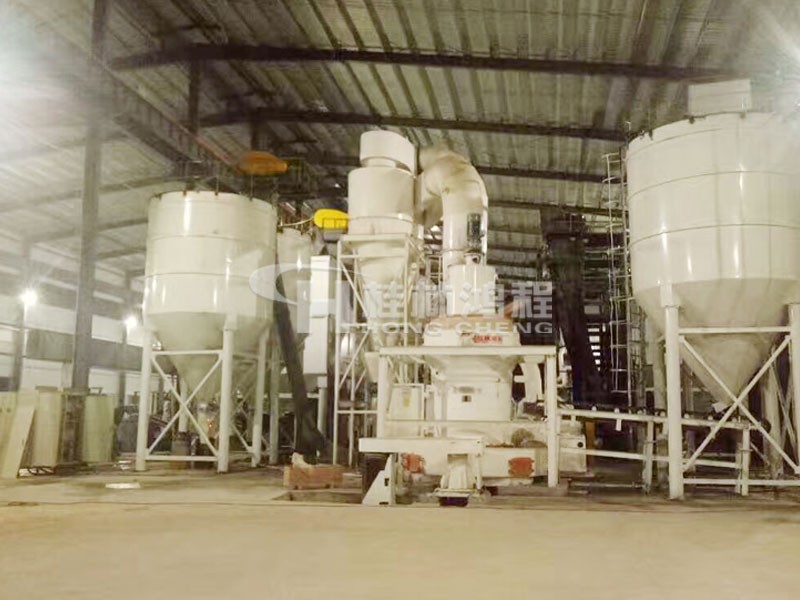 廣西某玻璃廠 250目石油焦磨粉機 HC1700擺式磨粉機設備現場 廣西某玻璃廠 250目石油焦磨粉機 HC1700擺式磨粉機設備現場