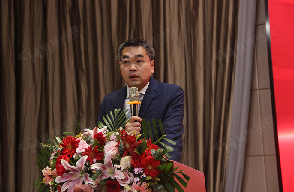 金牛辭舊歲,猛虎迎春來(lái)。搭著歡樂(lè)的時(shí)光列車,我們一起歡送碩果累累的2021年,迎來(lái)了嶄新的2022年。1月26日,我們歡聚一堂,在歡聲笑語(yǔ)、載歌載舞中迎接新春,“立足新鴻程開創(chuàng)新局面”桂林鴻程2021年年終總結(jié)表彰會(huì)由此開始! 金牛辭舊歲,猛虎迎春來(lái)。搭著歡樂(lè)的時(shí)光列車,我們一起歡送碩果累累的2021年,迎來(lái)了嶄新的2022年。1月26日,我們歡聚一堂,在歡聲笑語(yǔ)、載歌載舞中迎接新春,“立足新鴻程開創(chuàng)新局面”桂林鴻程2021年年終總結(jié)表彰會(huì)由此開始!