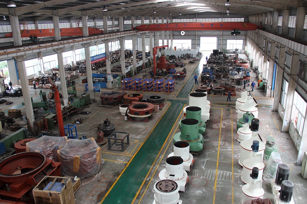 桂林鴻程無煙煤雷蒙磨粉機(jī)生產(chǎn)車間 桂林鴻程無煙煤雷蒙磨粉機(jī)生產(chǎn)車間